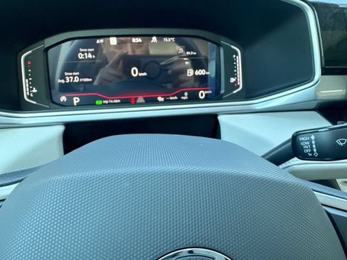 New 2026 Volkswagen Taos SEL AWD/4WD image 10