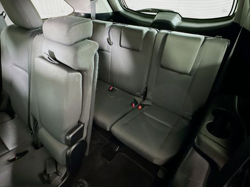 Used 2015 Toyota Highlander LE image 27