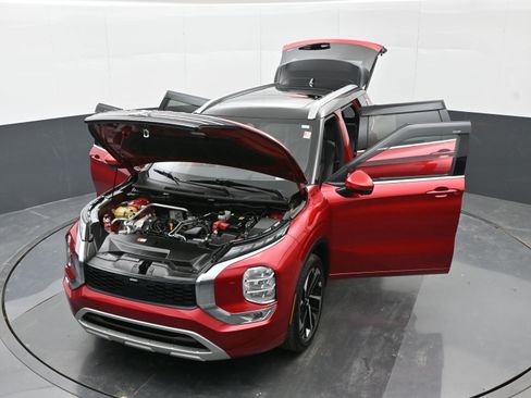 Used 2024 Mitsubishi Outlander SEL image 47