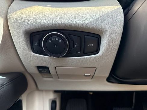 Used 2017 Lincoln Continental Select FWD image 21