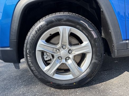 Used 2024 Jeep Compass Latitude AWD/4WD image 14