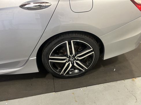 Used 2017 Honda Accord Sport image 26