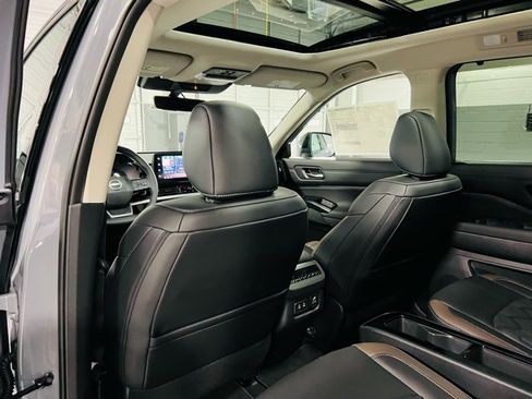 New 2026 Nissan Pathfinder Platinum image 29