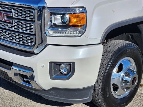 Used 2018 GMC Sierra 3500 Denali w/ Duramax Plus Package image 8