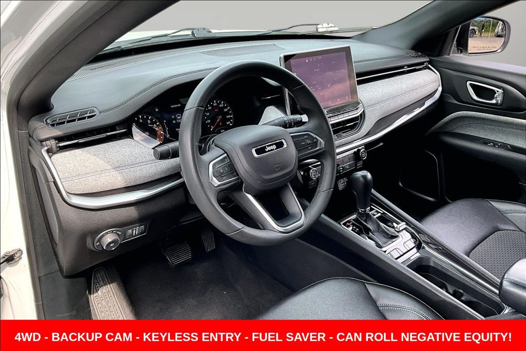 Used 2024 Jeep Compass Latitude AWD/4WD image 17