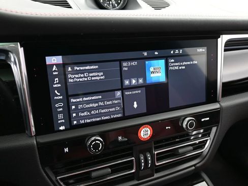 Certified 2025 Porsche Macan AWD/4WD image 21