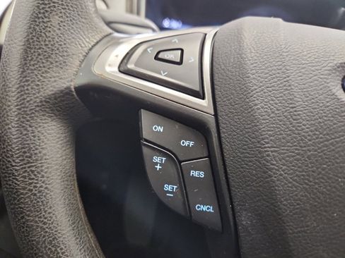 Used 2017 Ford Fusion SE w/ Fusion SE Technology Package FWD image 13