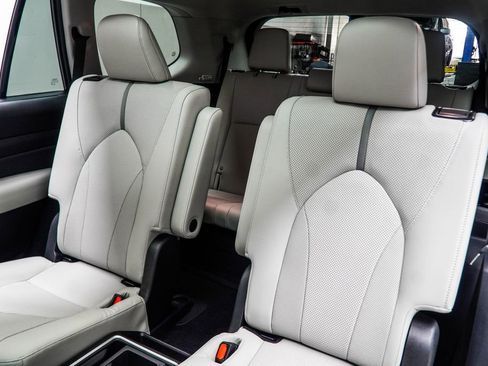 Used 2025 Toyota Grand Highlander AWD image 43