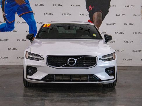 Used 2019 Volvo S60 T6 R-Design image 21