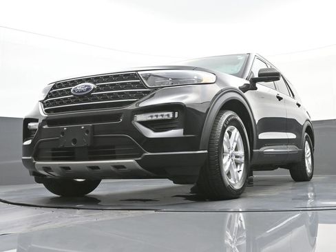 Used 2022 Ford Explorer XLT w/ Equipment Group 202A RWD image 46