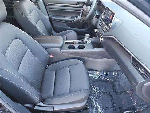 Used 2025 Nissan Altima 2.5 S image 21