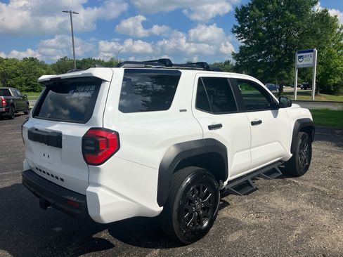 Used 2025 Toyota 4Runner SR5 RWD image 5