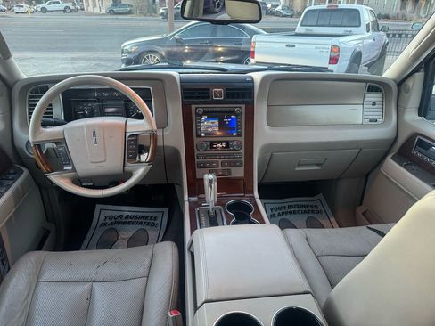 Used 2014 Lincoln Navigator 4WD image 20