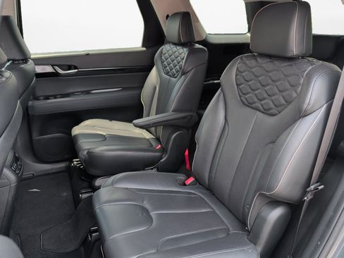 Used 2022 Hyundai Palisade Limited FWD image 15
