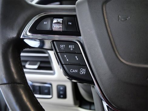 Used 2020 Lincoln Navigator Reserve w/ Luxury Package image 25