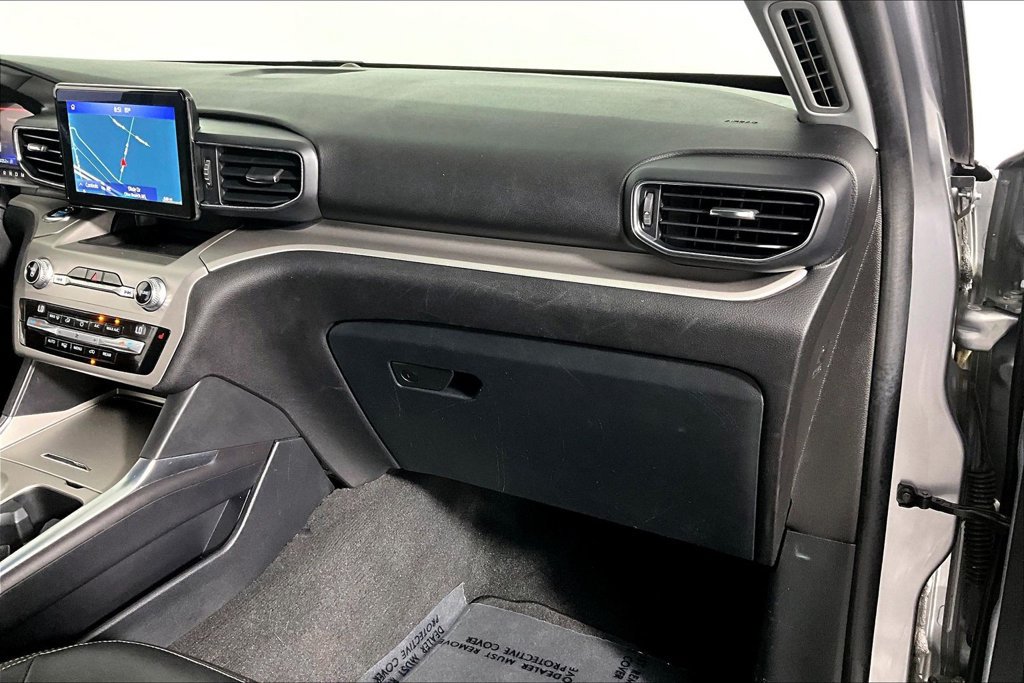 Used 2021 Ford Explorer XLT w/ Equipment Group 202A AWD/4WD image 16