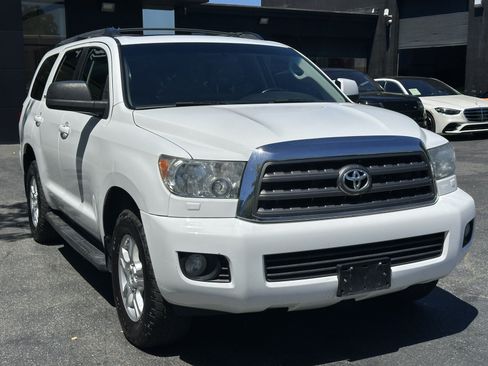 Used 2015 Toyota Sequoia SR5 AWD/4WD image 6