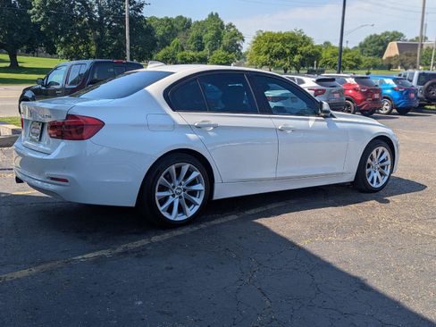 Used 2017 BMW 320i xDrive Sedan AWD/4WD image 7