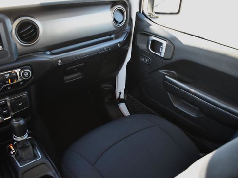 Used 2020 Jeep Wrangler Willys image 22