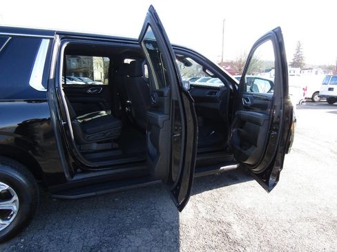 Used 2022 GMC Yukon XL SLE image 30