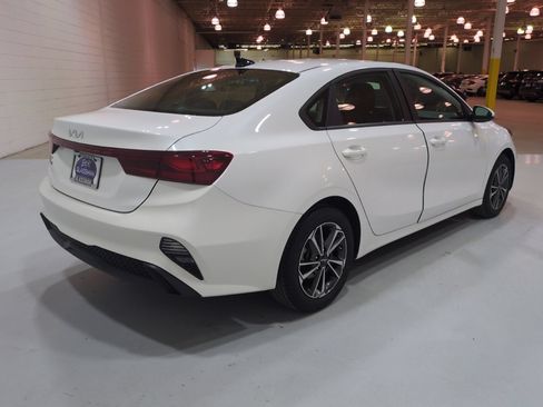 Certified 2024 Kia Forte LXS FWD image 3