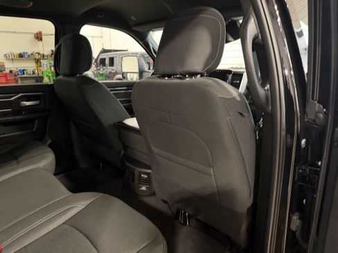 Used 2025 RAM 2500 Big Horn AWD/4WD image 17