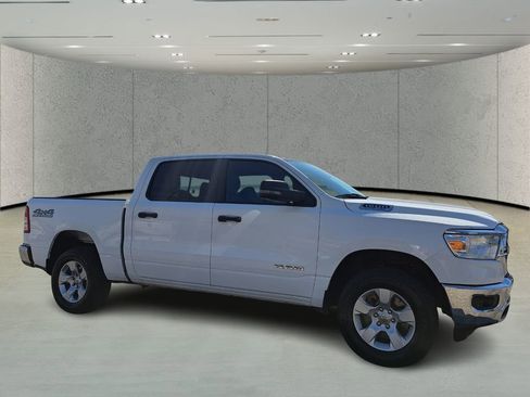 Used 2024 RAM 1500 Big Horn AWD/4WD image 3