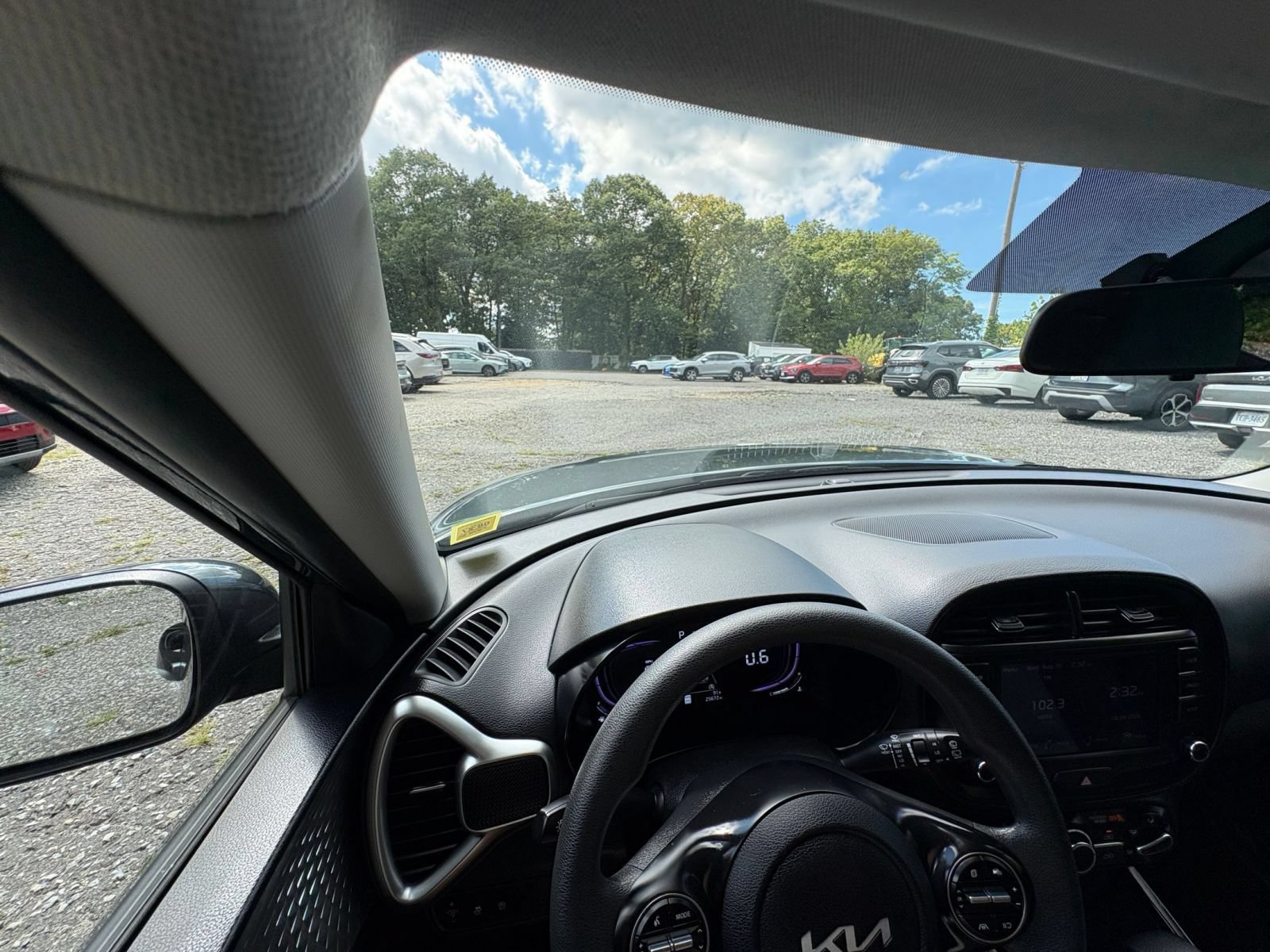 Used 2025 Kia Soul LX w/ LX Technology Package FWD image 29