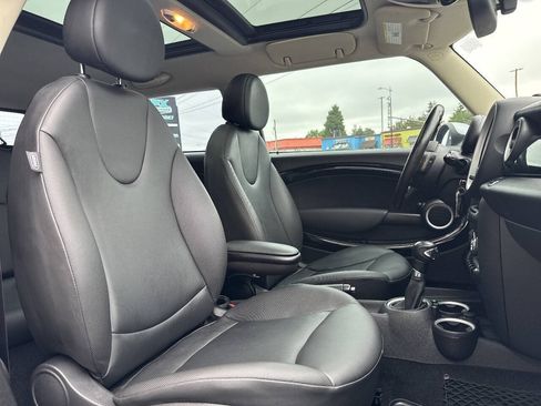 Used 2013 MINI Cooper Clubman FWD image 17