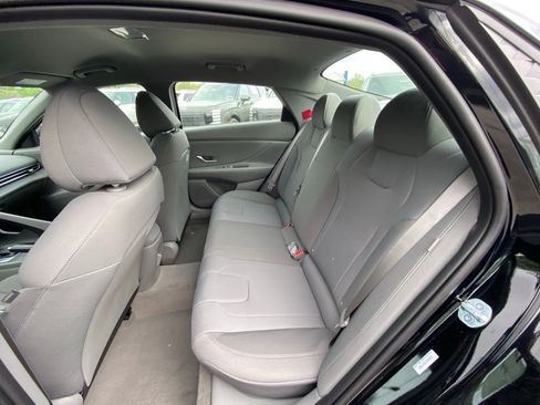 New 2026 Hyundai Elantra SE FWD image 27