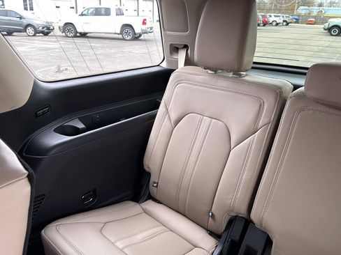 Used 2023 Ford Expedition Limited image 47