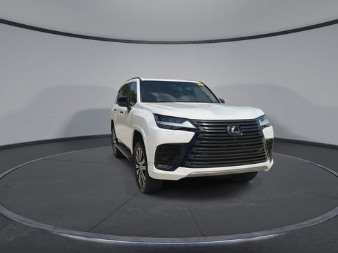 Used 2025 Lexus LX 600 4WD w/ Appearance Package image 3