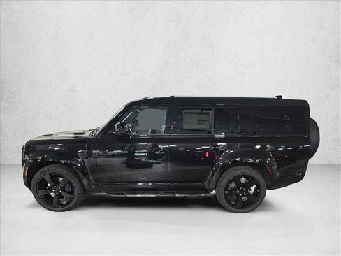 New 2026 Land Rover Defender 130 X-Dynamic SE image 8