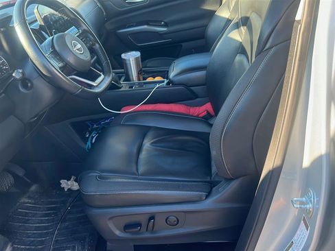 Used 2022 Nissan Pathfinder SL image 14