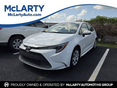 Used 2020 Toyota Corolla LE FWD image 1