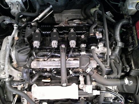 Used 2023 Nissan Kicks SV image 3