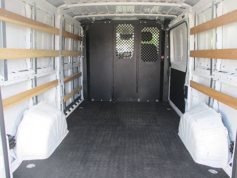 Used 2025 RAM ProMaster 2500 w/ U-Haul Equipment Group FWD image 9