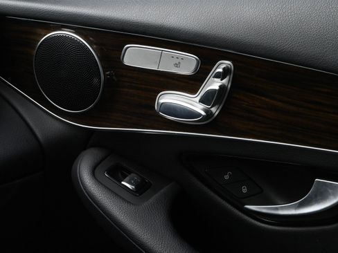 Used 2016 Mercedes-Benz GLC 300 4MATIC image 36