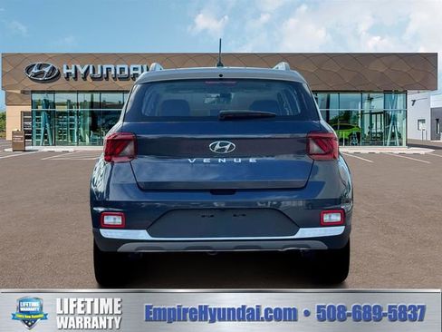New 2026 Hyundai Venue SEL FWD image 6