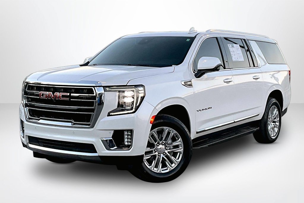 Used 2023 GMC Yukon XL SLT w/ SLT Premium Package AWD/4WD image 3