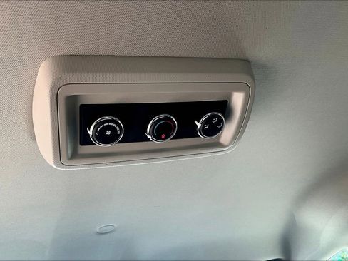 Used 2020 Dodge Grand Caravan SE FWD image 10