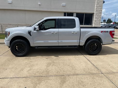 Used 2021 Ford F150 Lariat w/ Equipment Group 502A High AWD/4WD image 3