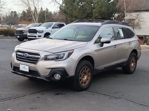 Used 2018 Subaru Outback 3.6R Limited image 4
