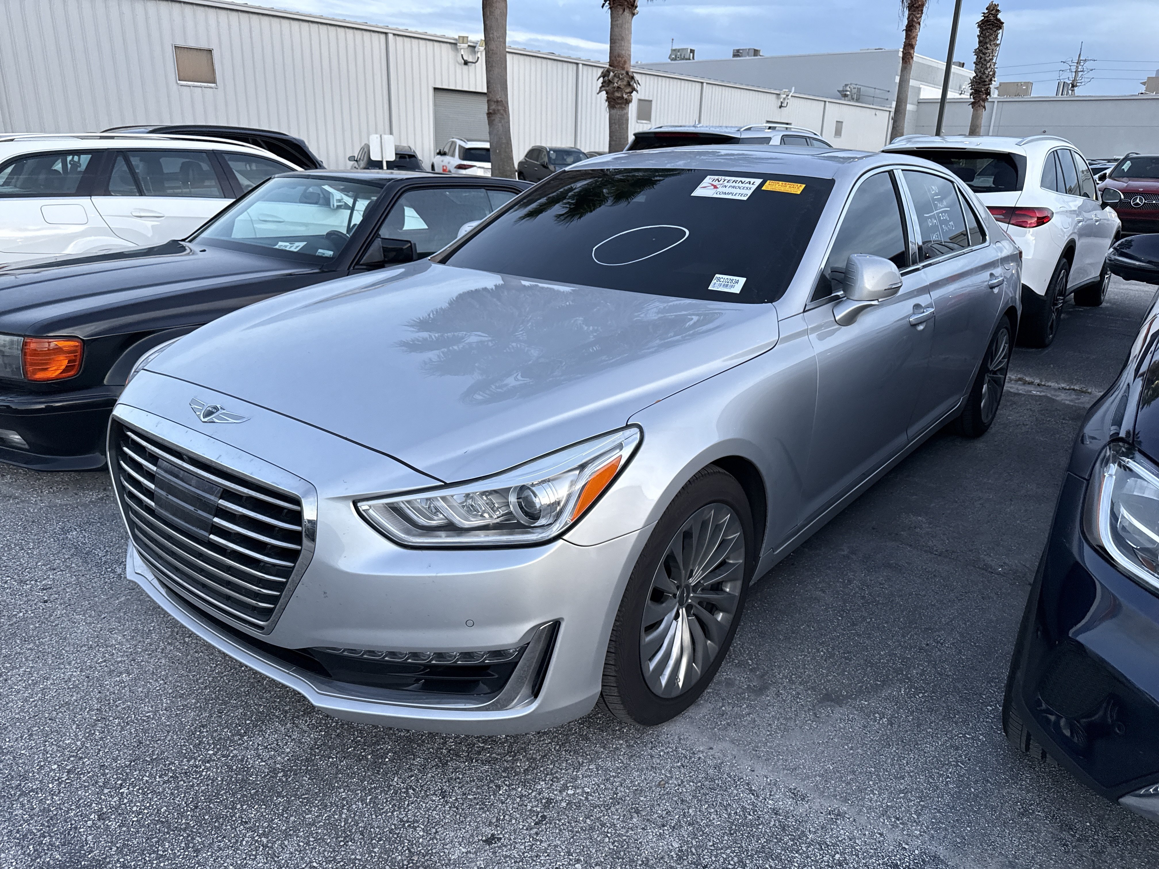 Used 2018 Genesis G90 3.3T Premium RWD image 2