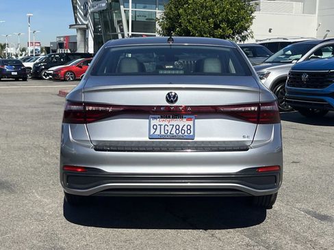 Certified 2025 Volkswagen Jetta SE image 22