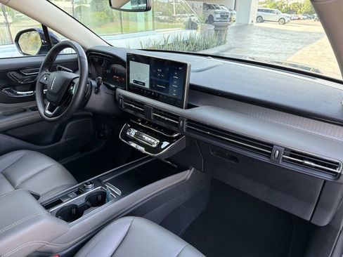 New 2026 Lincoln Corsair Premiere FWD image 19