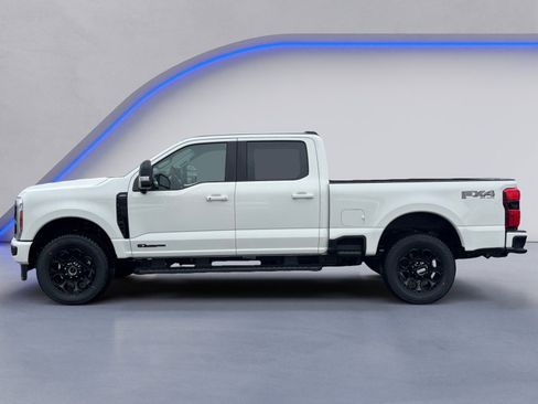New 2026 Ford F250 Lariat w/ Black Appearance Package image 9