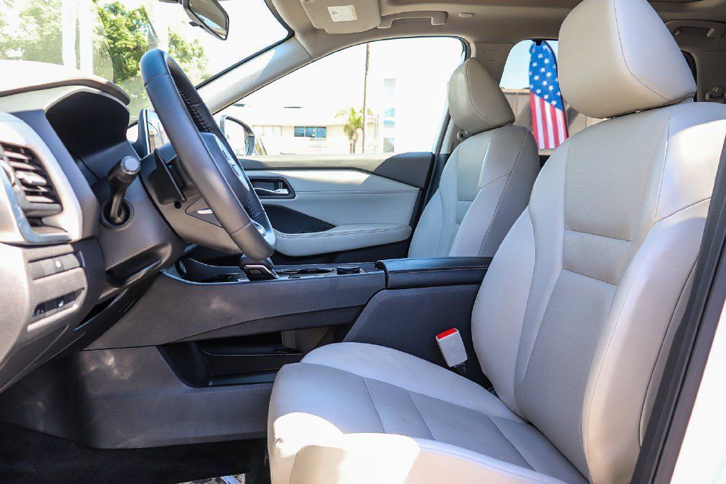Certified 2023 Nissan Rogue SV w/ SV Premium Package AWD/4WD image 17