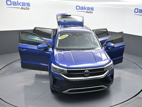 Used 2022 Volkswagen Taos SE image 57