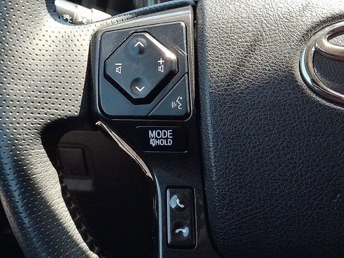 Used 2021 Toyota 4Runner TRD Off-Road Premium w/ Moonroof Package AWD/4WD image 15